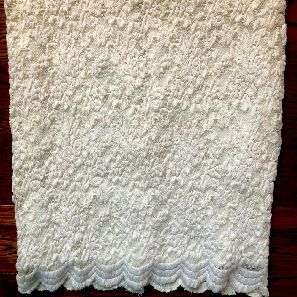 BNWT white lace mini skirt - size Small